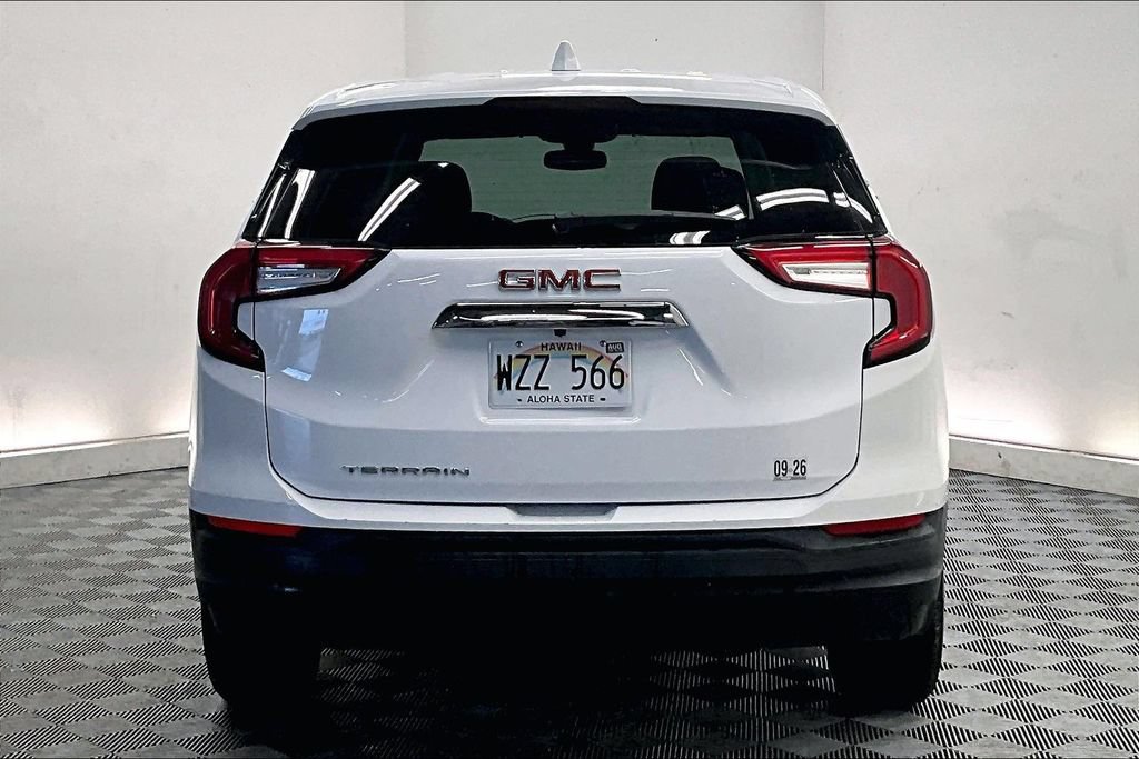 Used 2024 GMC Terrain SLE FWD image 3