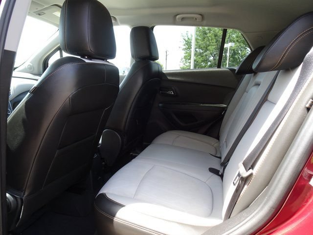 Used 2017 Chevrolet Trax LT w/ LT Convenience Package FWD image 13