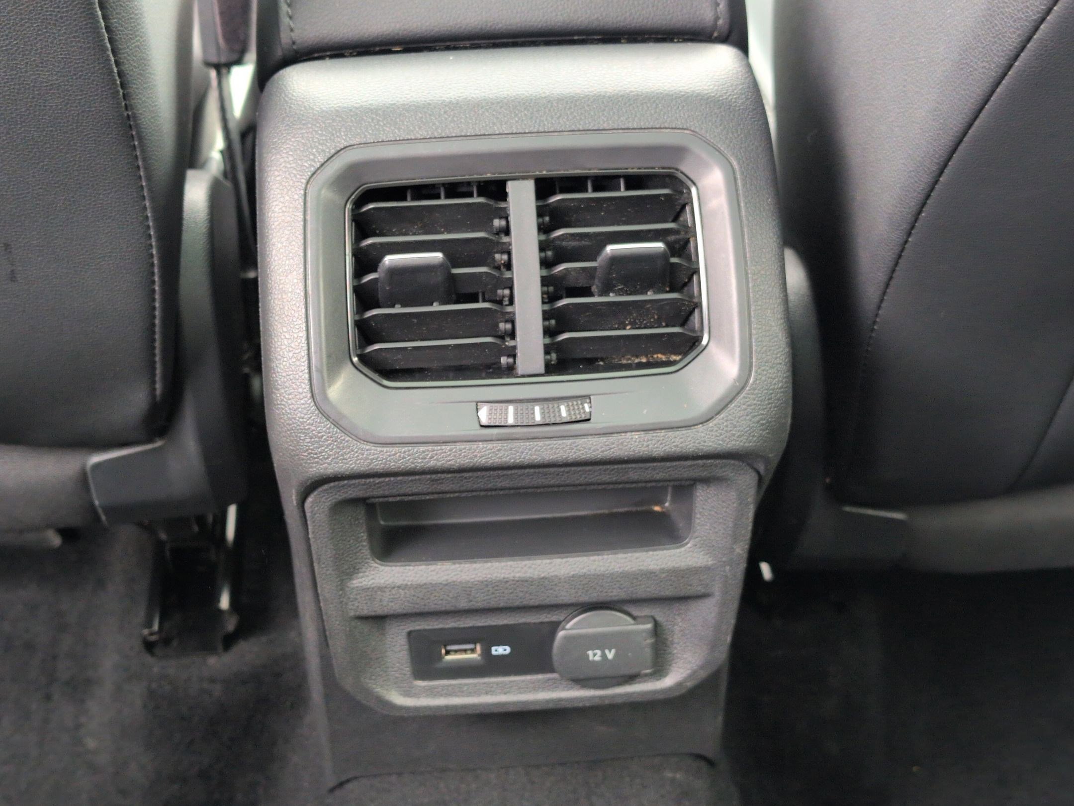 Used 2019 Volkswagen Tiguan SE image 31