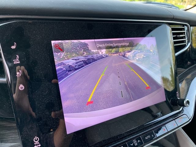 Certified 2022 Jeep Wagoneer Series III w/ Rear Seat Video Group 1 AWD/4WD image 26