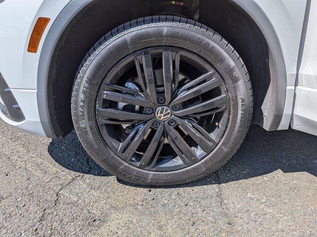 Used 2022 Volkswagen Tiguan SE R-Line AWD/4WD image 30