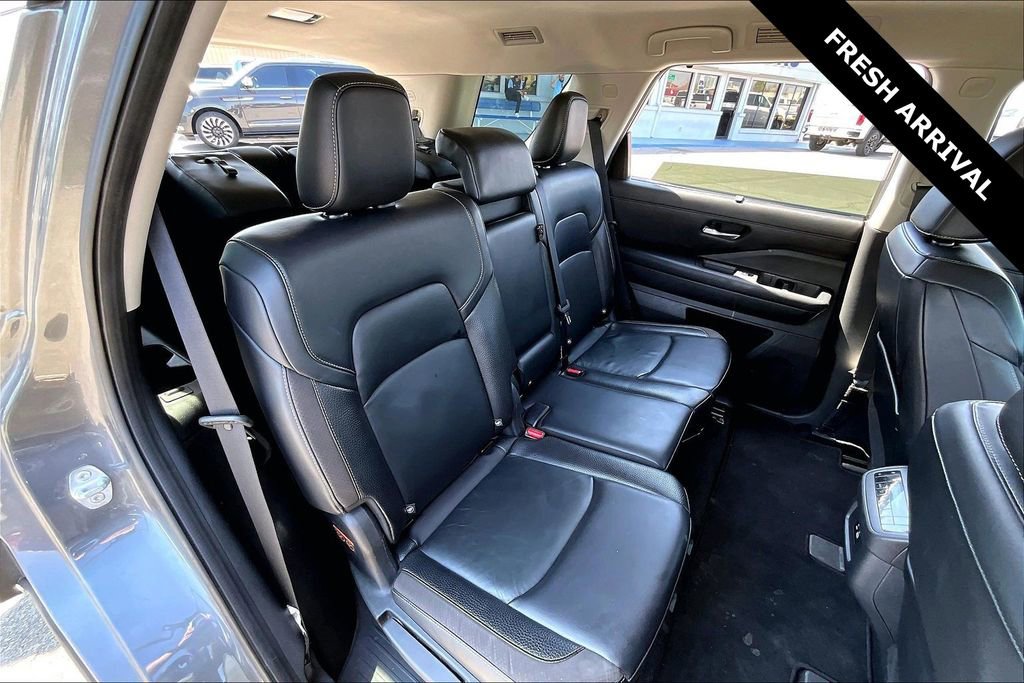 Used 2022 Nissan Pathfinder SL AWD/4WD image 24