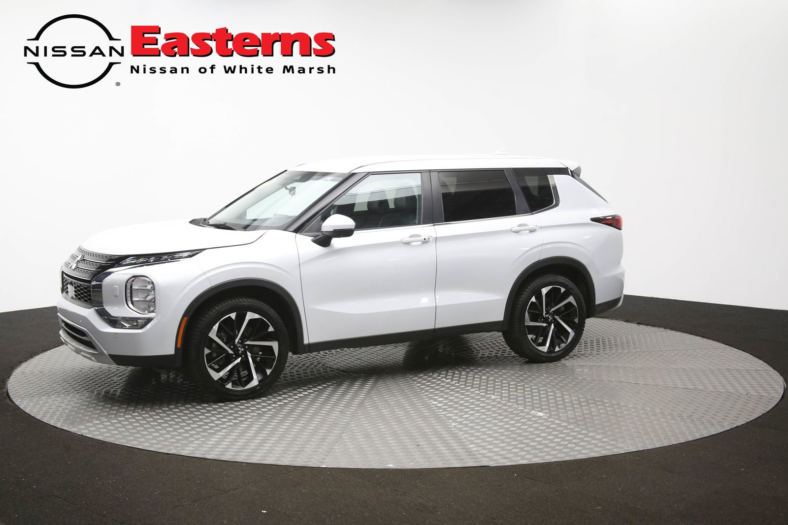 Used 2024 Mitsubishi Outlander AWD image 58