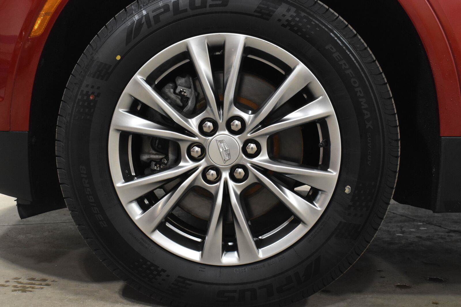Used 2021 Cadillac XT5 Premium Luxury w/ LPO, Floor Liner Package FWD image 31