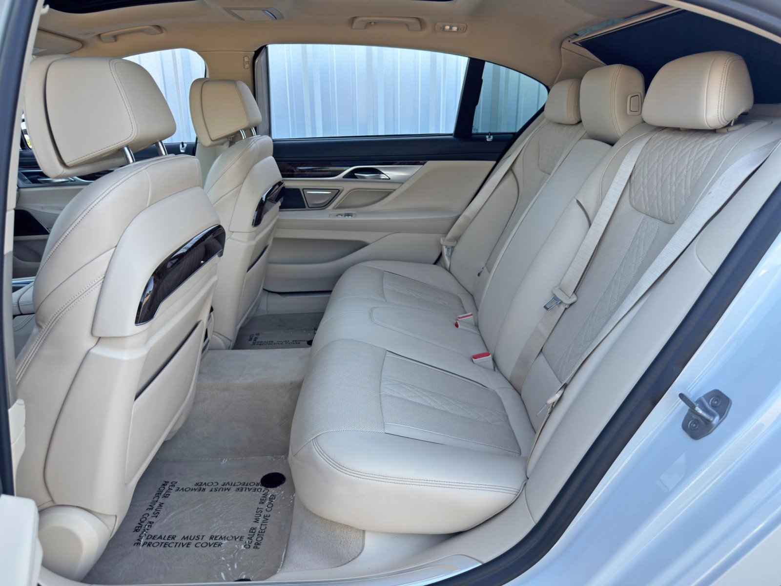 Used 2020 BMW 750i xDrive w/ Executive Package AWD/4WD image 41