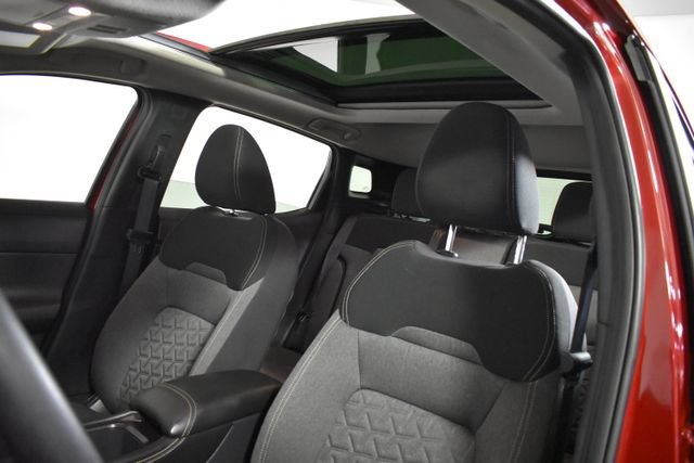 Certified 2025 Nissan Kicks SV w/ SV Premium Package AWD/4WD image 10