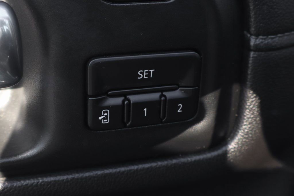 Used 2020 Chevrolet Silverado 3500 LTZ w/ LTZ Plus Package AWD/4WD image 18