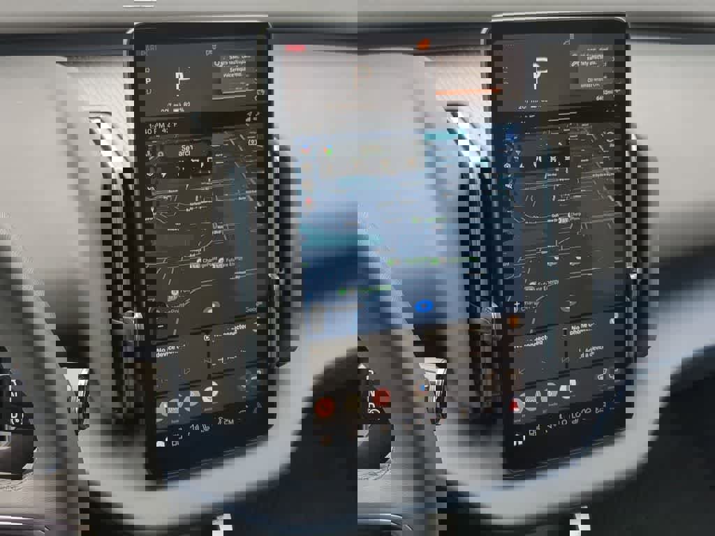 Used 2025 Volvo EX30 Plus w/ Protection Package Premier image 25