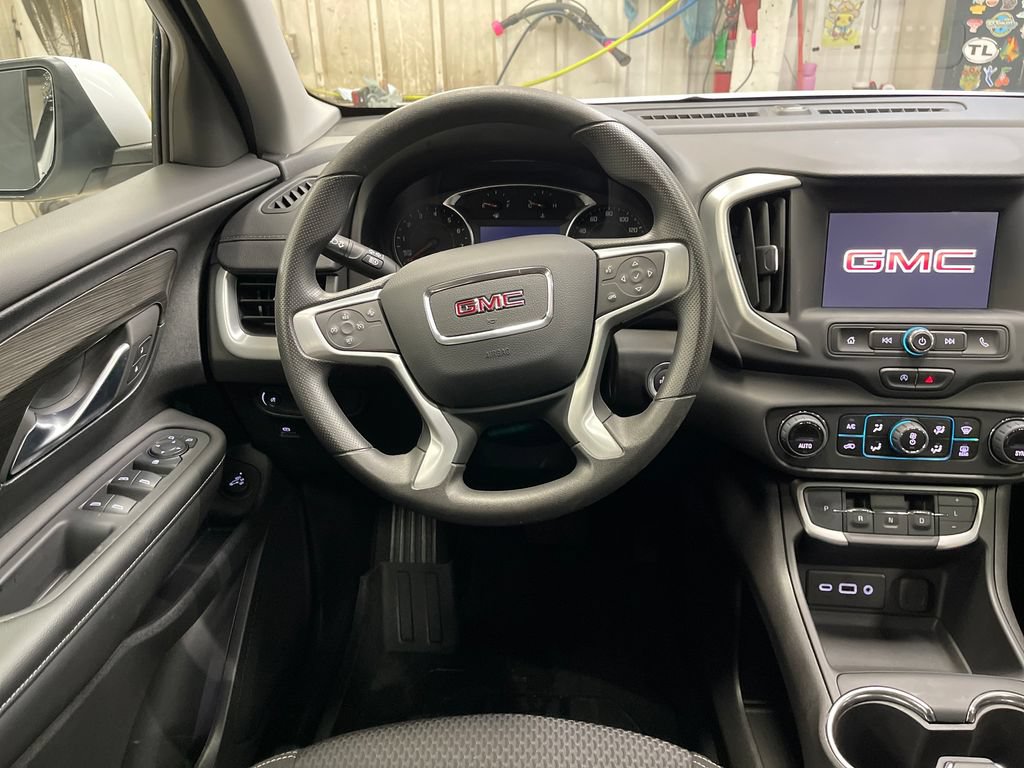 Used 2024 GMC Terrain SLE w/ Driver Convenience Package AWD/4WD image 17