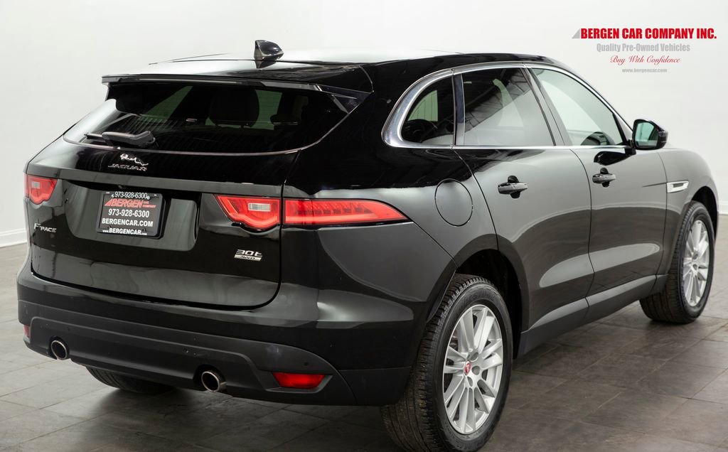 Used 2020 Jaguar F-PACE Prestige image 16
