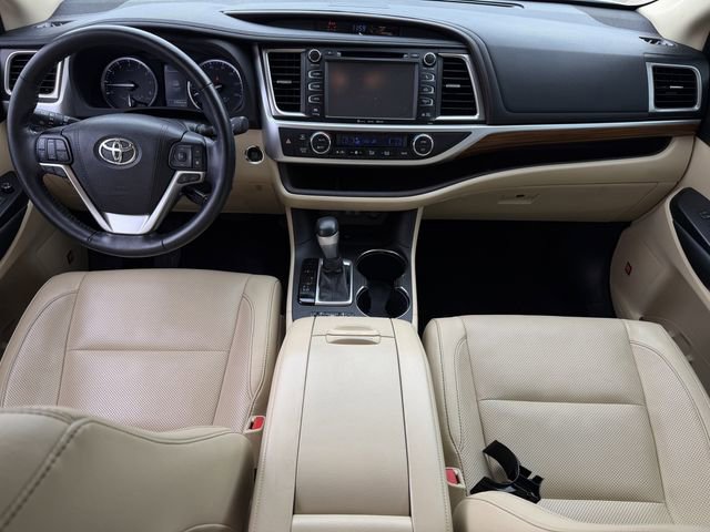 Certified 2018 Toyota Highlander Limited Platinum image 12