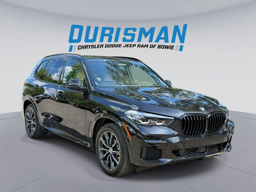 Used 2022 BMW X5 xDrive40i w/ M Sport Package AWD/4WD image 1