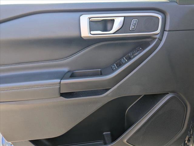 Used 2020 Ford Explorer XLT w/ Equipment Group 202A image 9