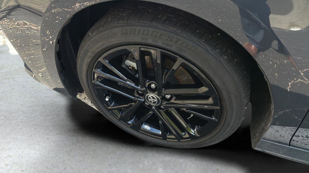 Used 2025 Toyota Camry XLE FWD image 10
