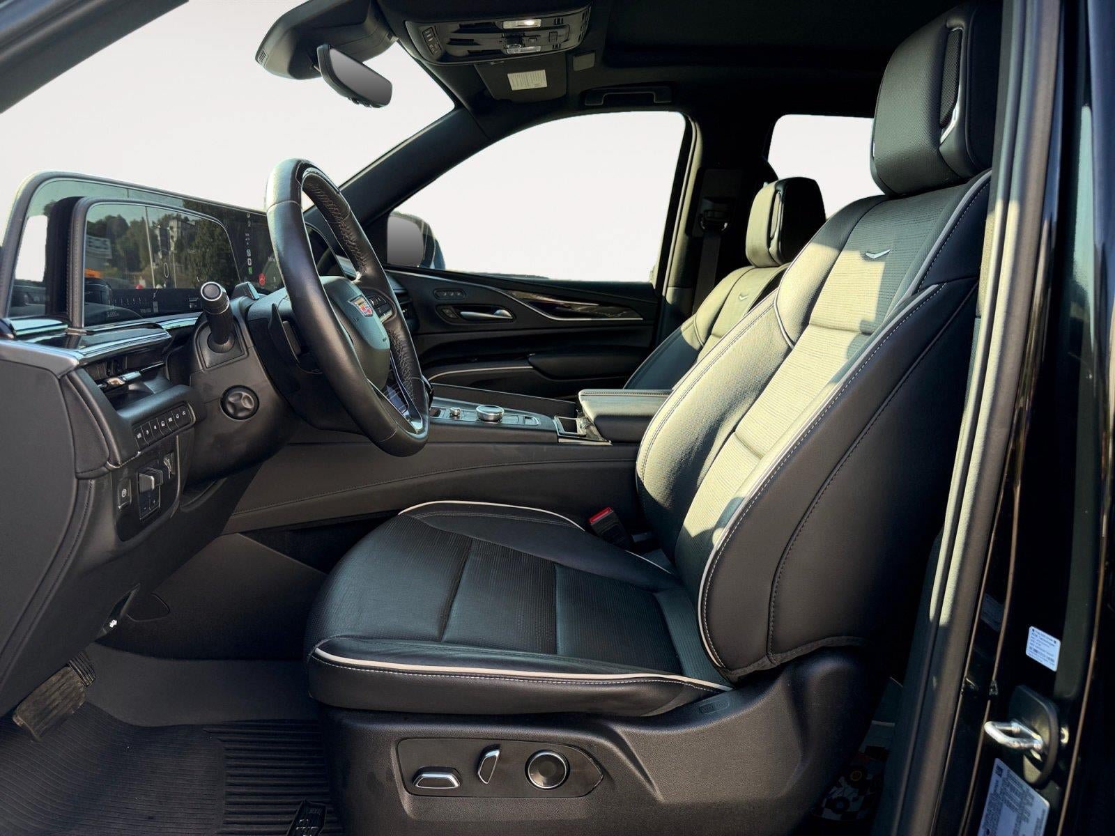 Used 2024 Cadillac Escalade Sport w/ LPO, ONYX Package AWD/4WD image 9