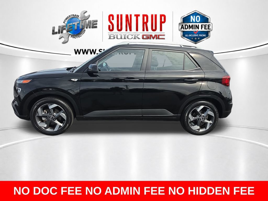 Used 2025 Hyundai Venue SEL FWD image 2