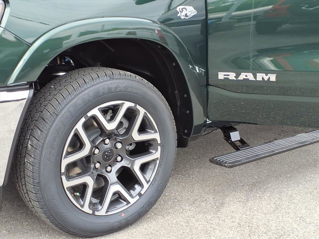 New 2026 RAM 1500 Laramie AWD/4WD image 10