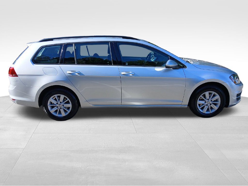Used 2017 Volkswagen Golf SportWagen FWD image 13