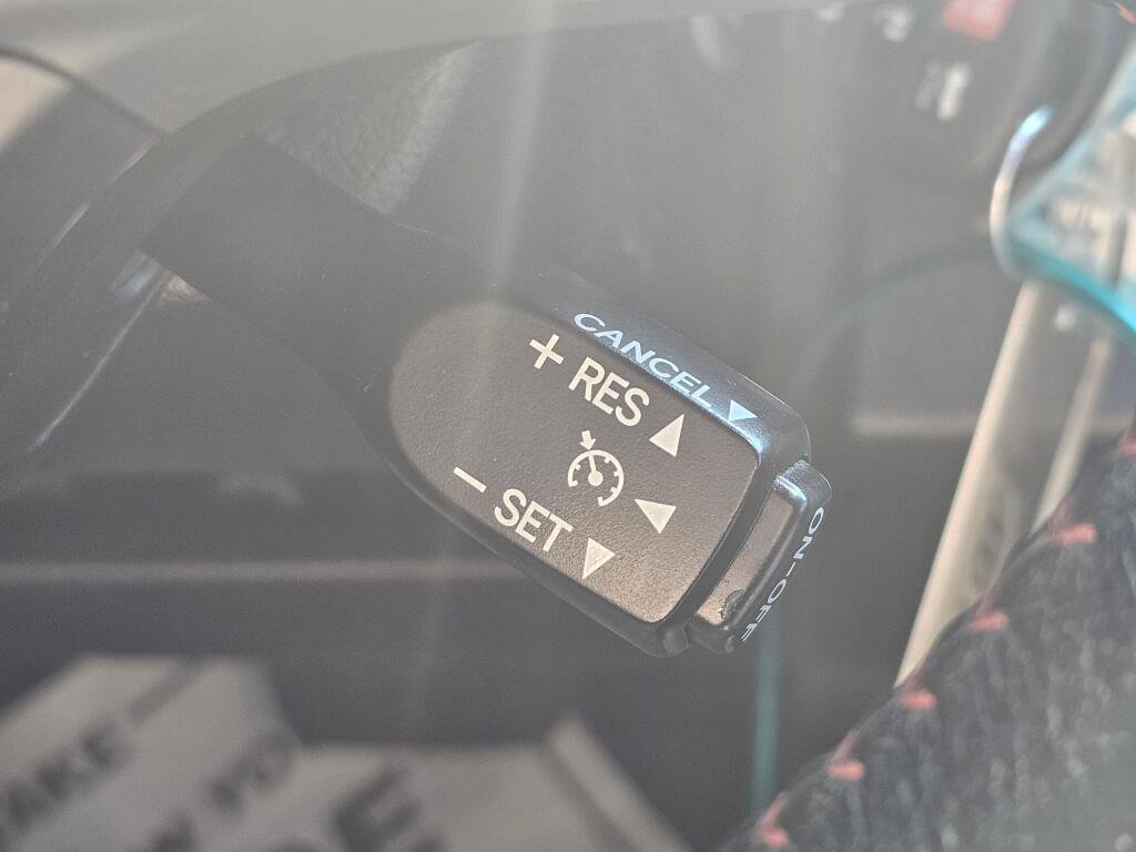 Used 2016 Toyota Camry SE FWD image 27