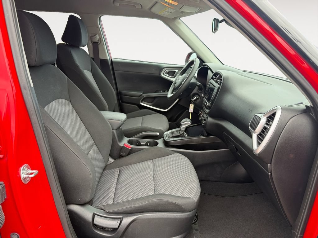 Used 2024 Kia Soul LX w/ Option Group 015 FWD image 15
