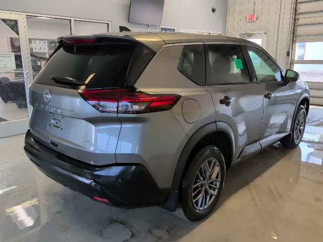 Used 2022 Nissan Rogue S AWD/4WD image 5