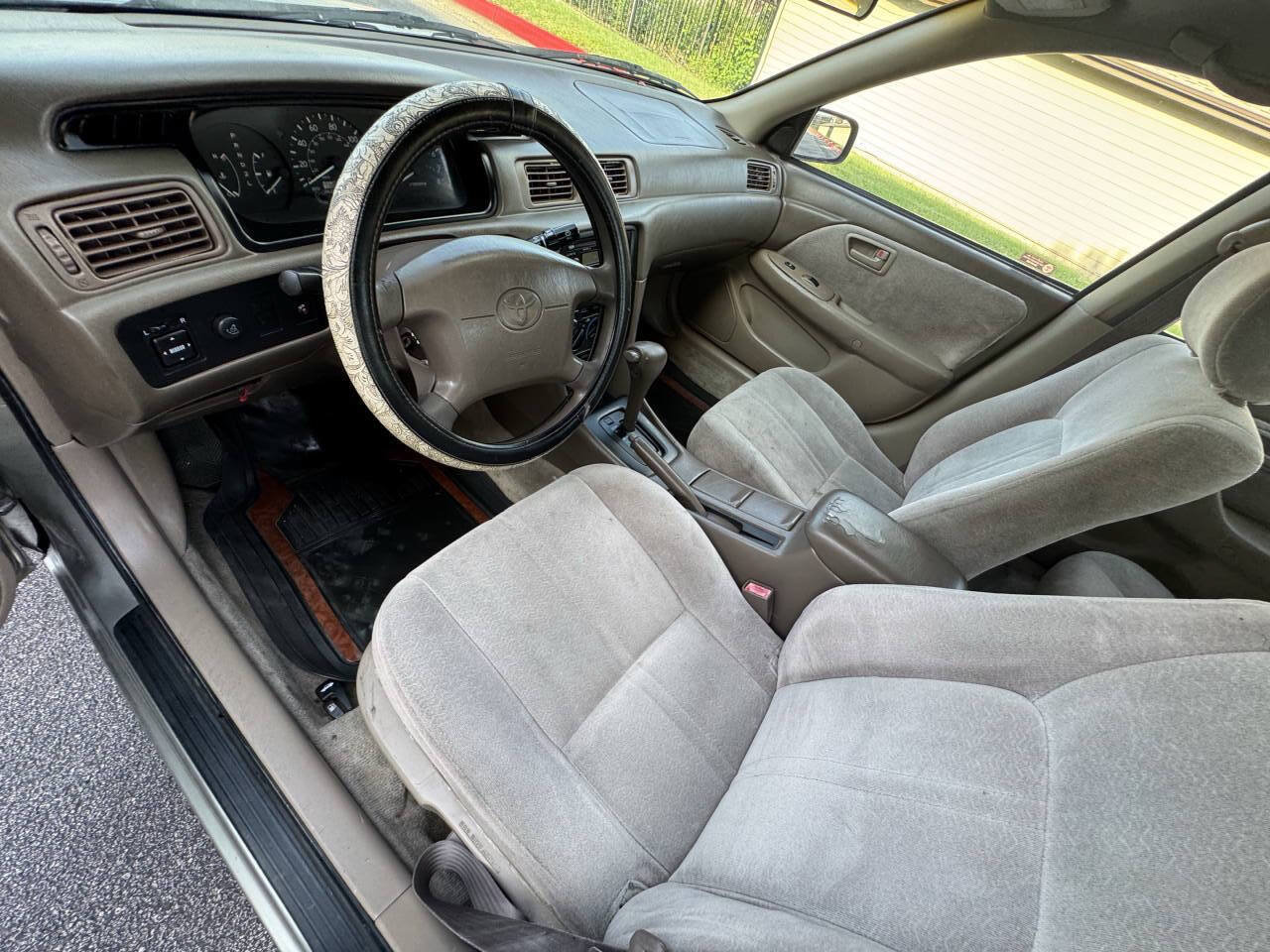Used 1999 Toyota Camry LE FWD image 8
