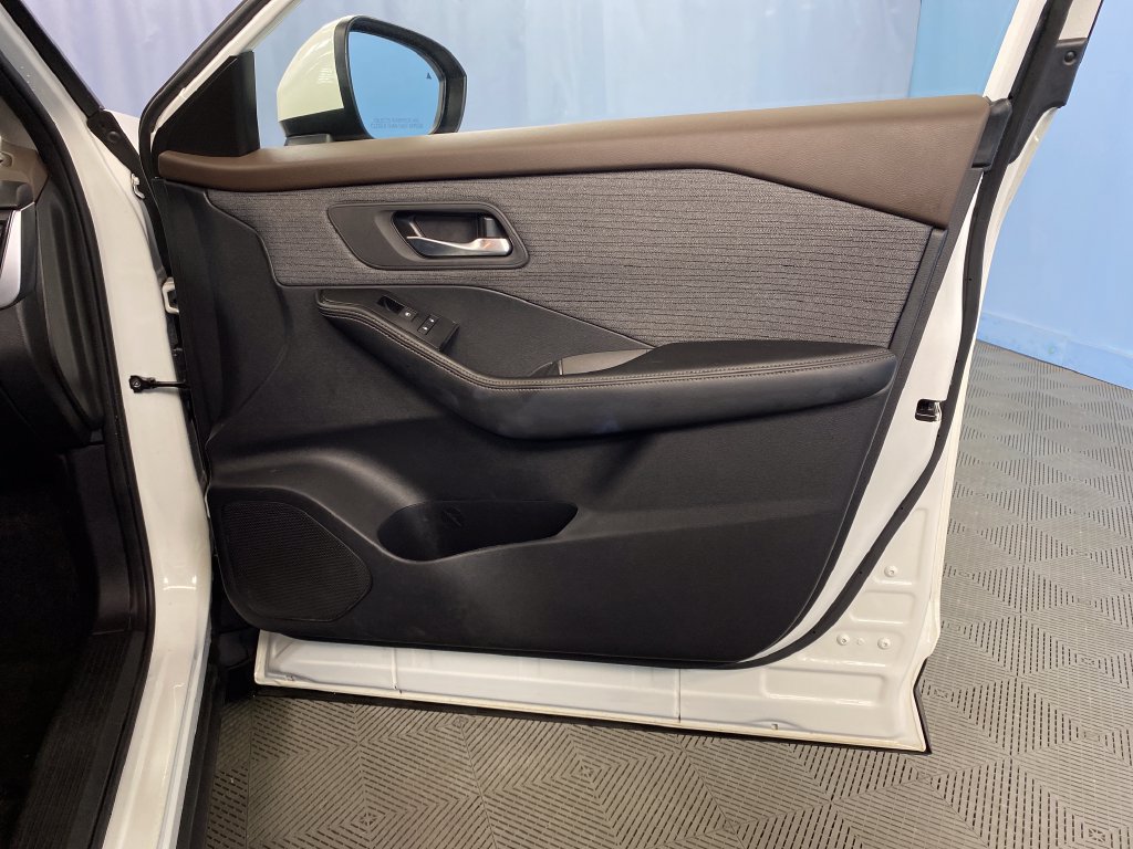 Used 2023 Nissan Rogue SV AWD/4WD image 40