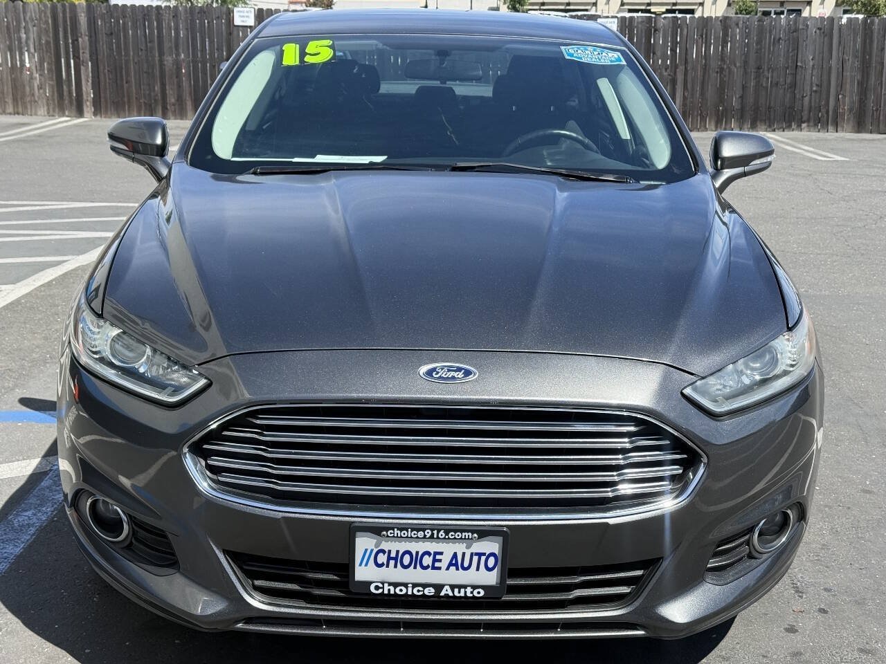 Used 2015 Ford Fusion SE w/ Equipment Group 201A FWD image 2