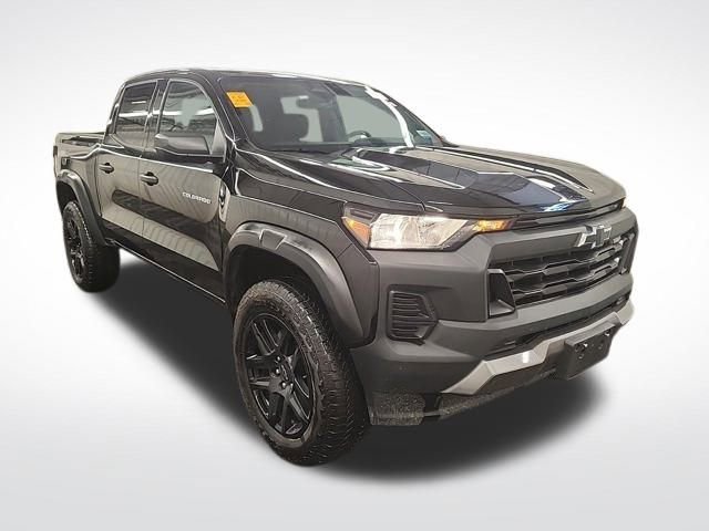 Used 2024 Chevrolet Colorado Trail Boss w/ Advanced Trailering Package image 3