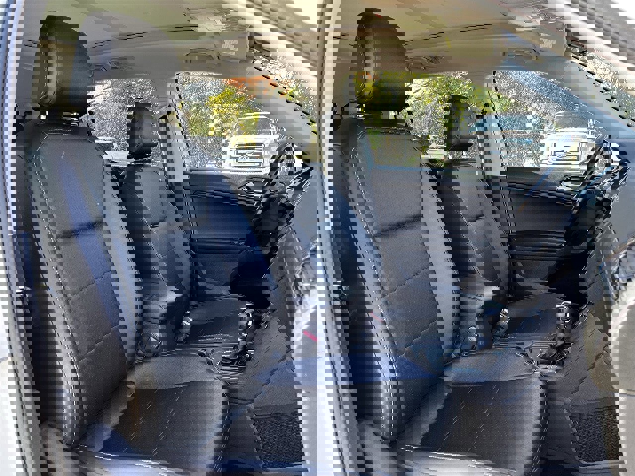 Used 2018 Volkswagen Tiguan SEL image 25