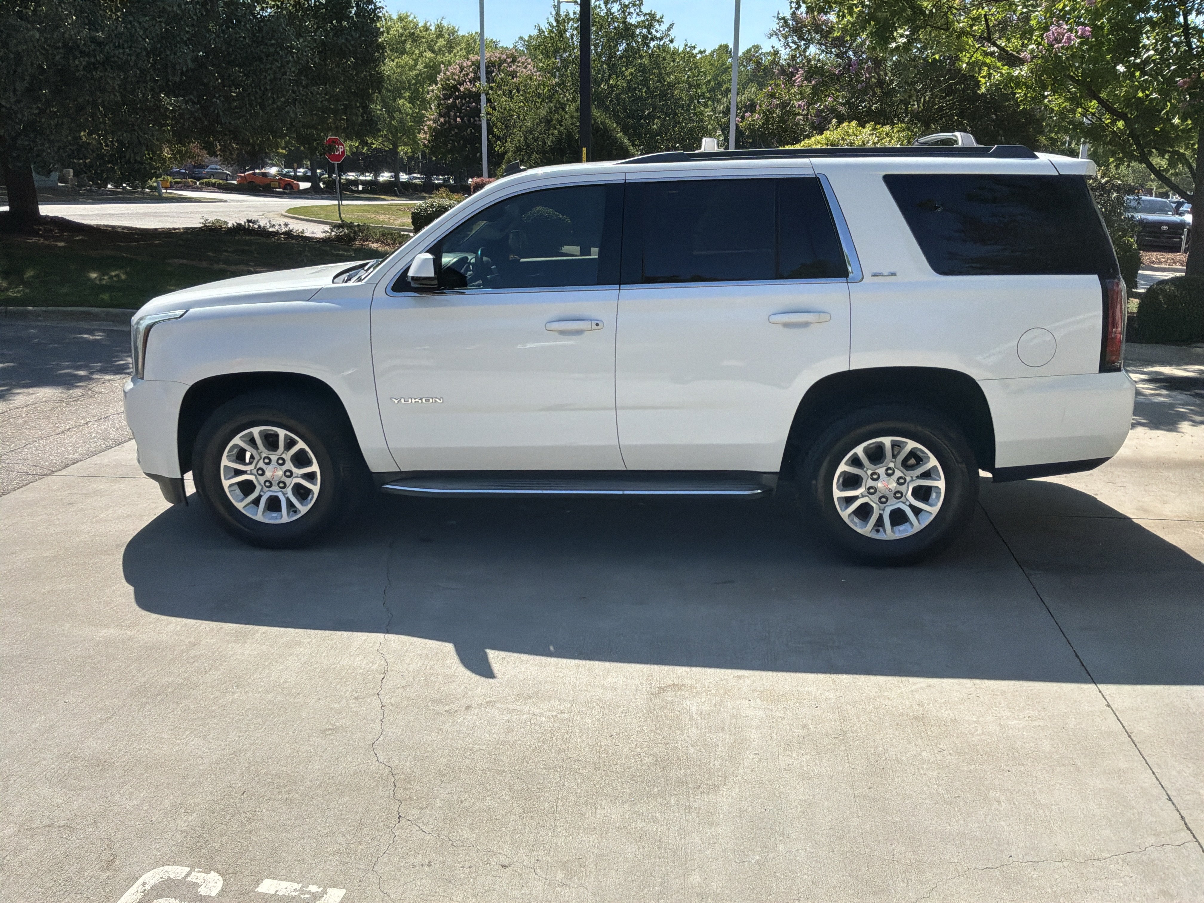 Used 2015 GMC Yukon SLE AWD/4WD image 7