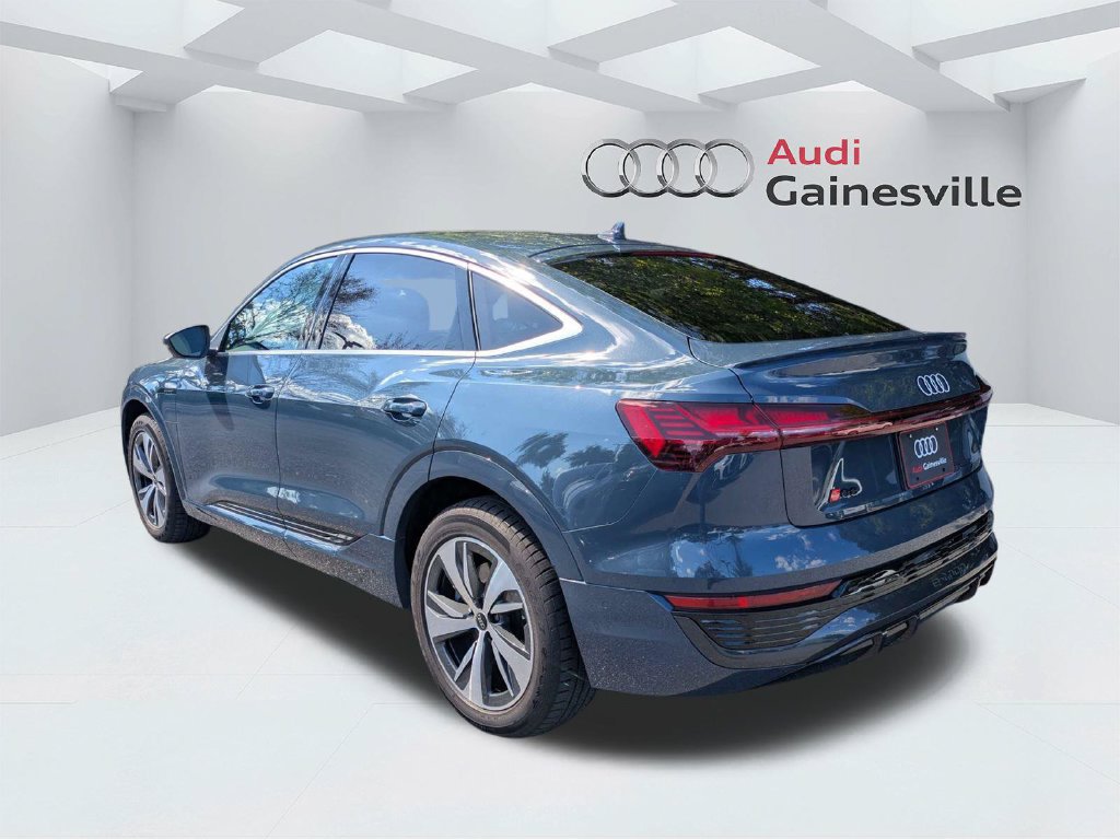 Used 2024 Audi Q8 e-tron Premium Plus AWD/4WD image 7