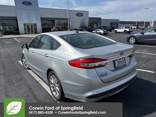 Used 2017 Ford Fusion SE image 10