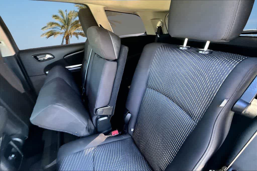 Used 2020 Dodge Journey SE w/ Blacktop Package FWD image 12