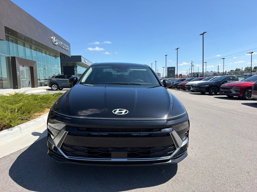 New 2026 Hyundai Sonata SEL FWD image 2