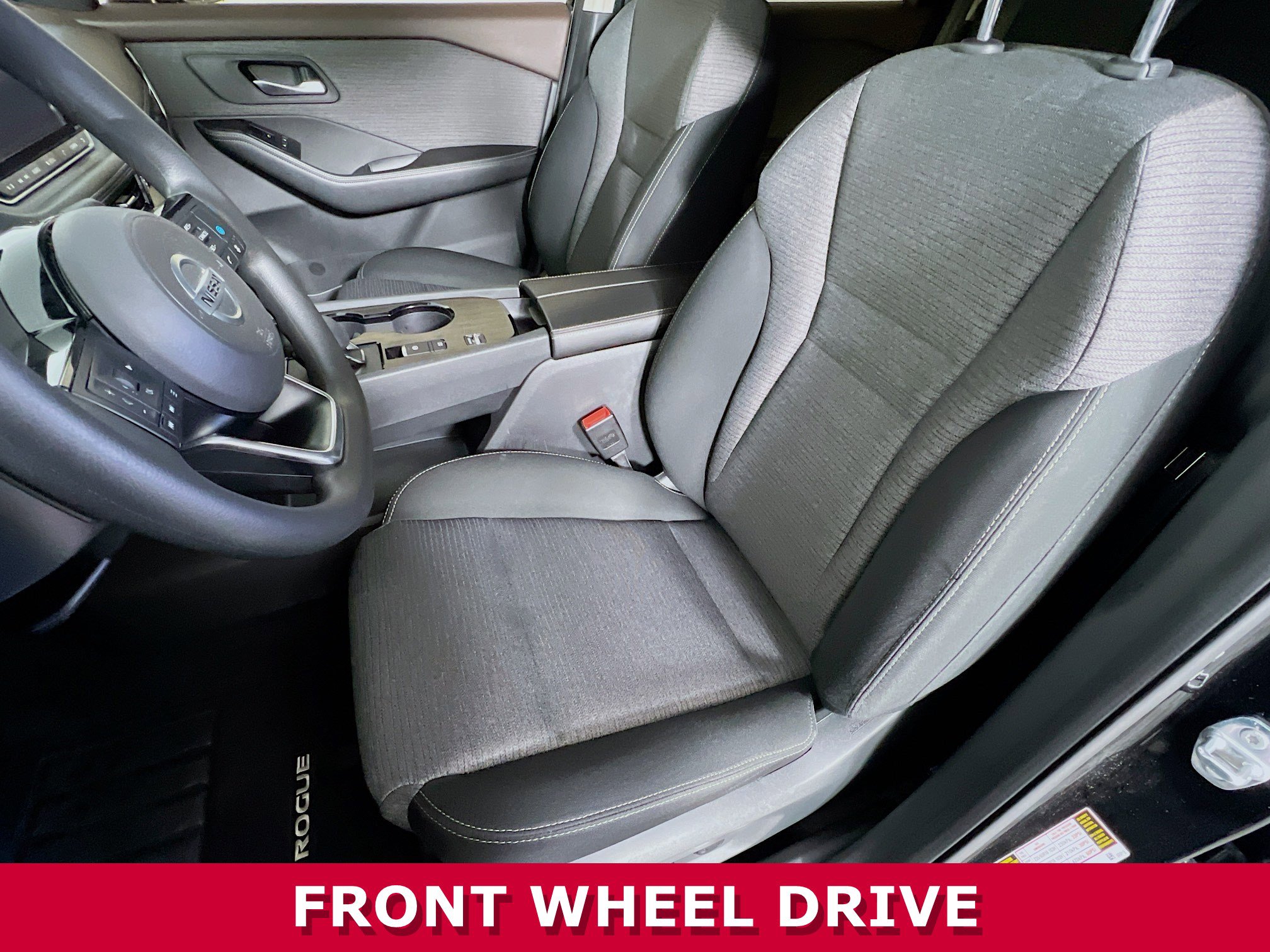 Used 2021 Nissan Rogue SV image 3