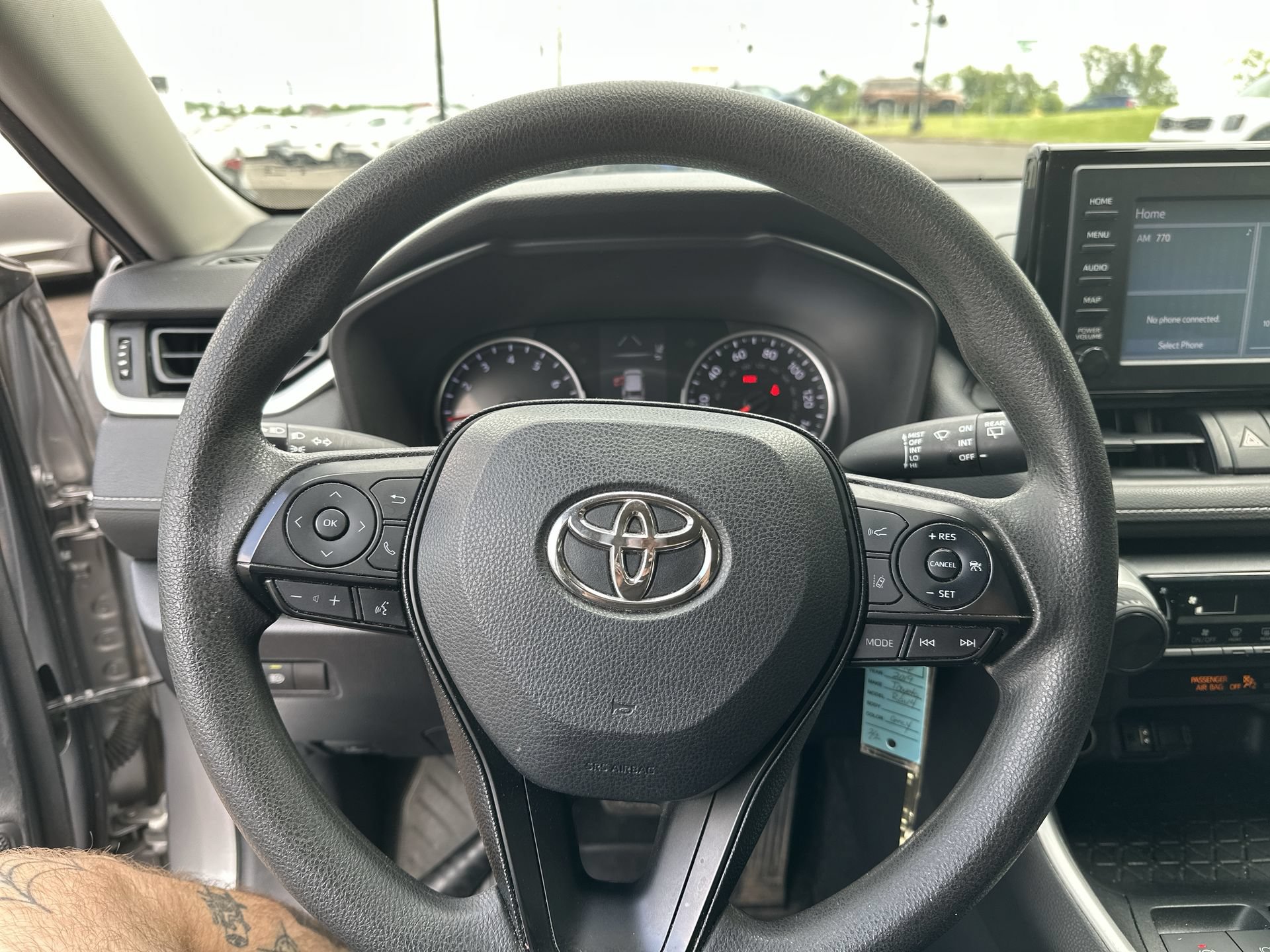 Used 2019 Toyota RAV4 LE FWD image 11
