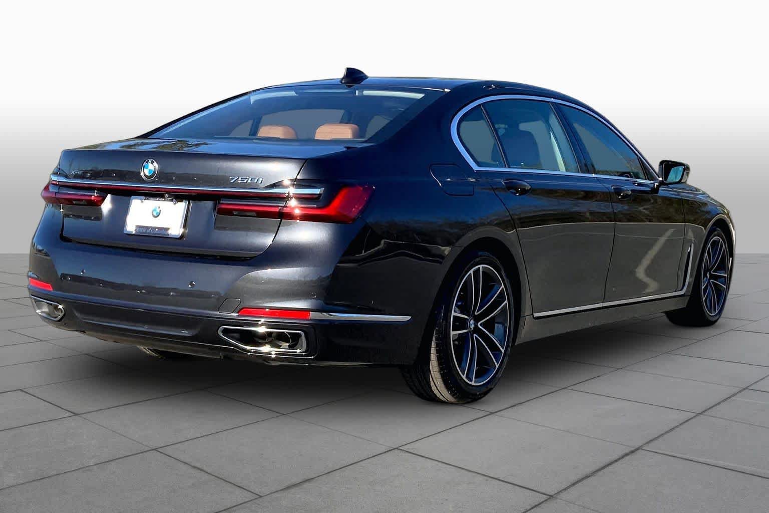 Used 2022 BMW 750i xDrive AWD/4WD image 12
