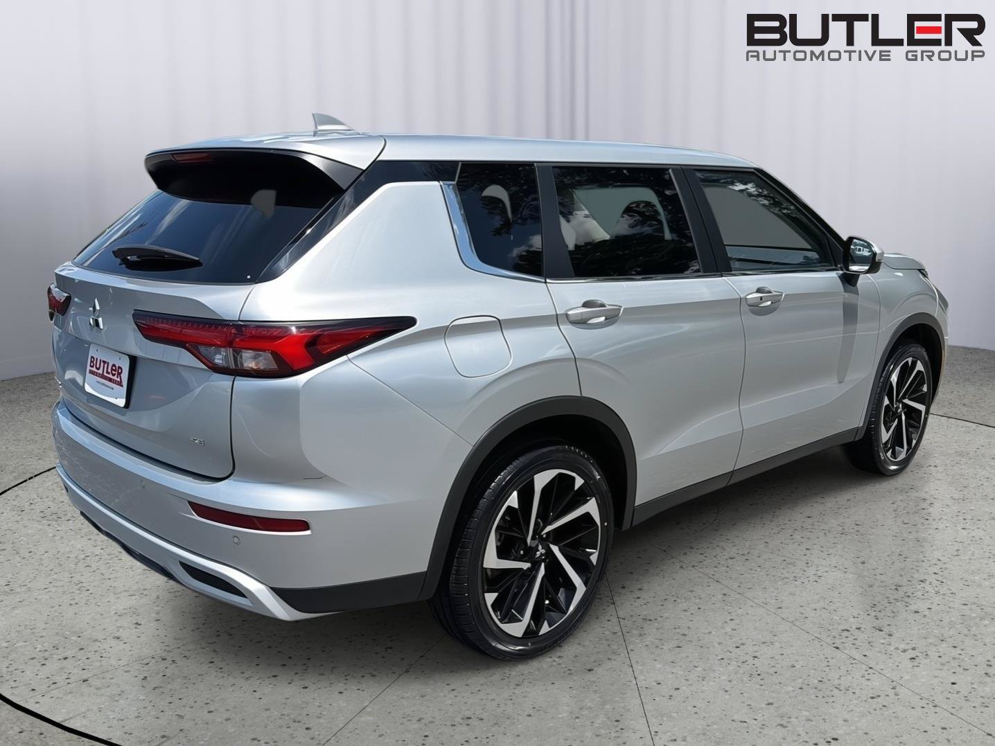 Used 2024 Mitsubishi Outlander SE FWD image 6