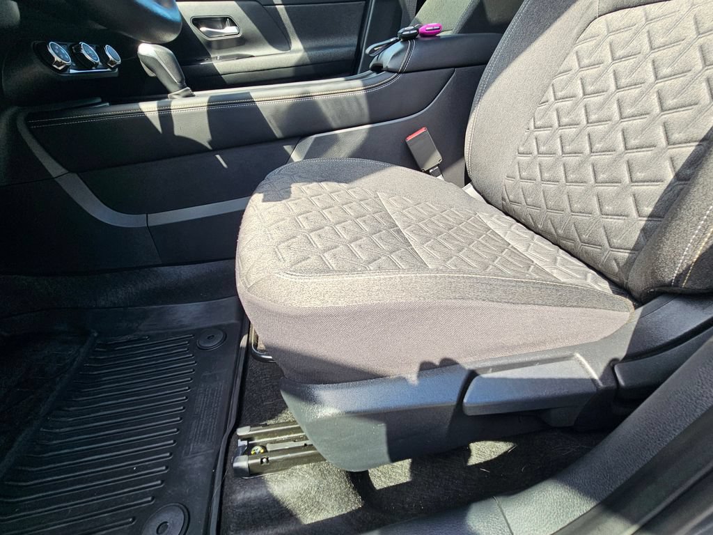 Certified 2025 Nissan Kicks SV w/ SV Premium Package AWD/4WD image 17