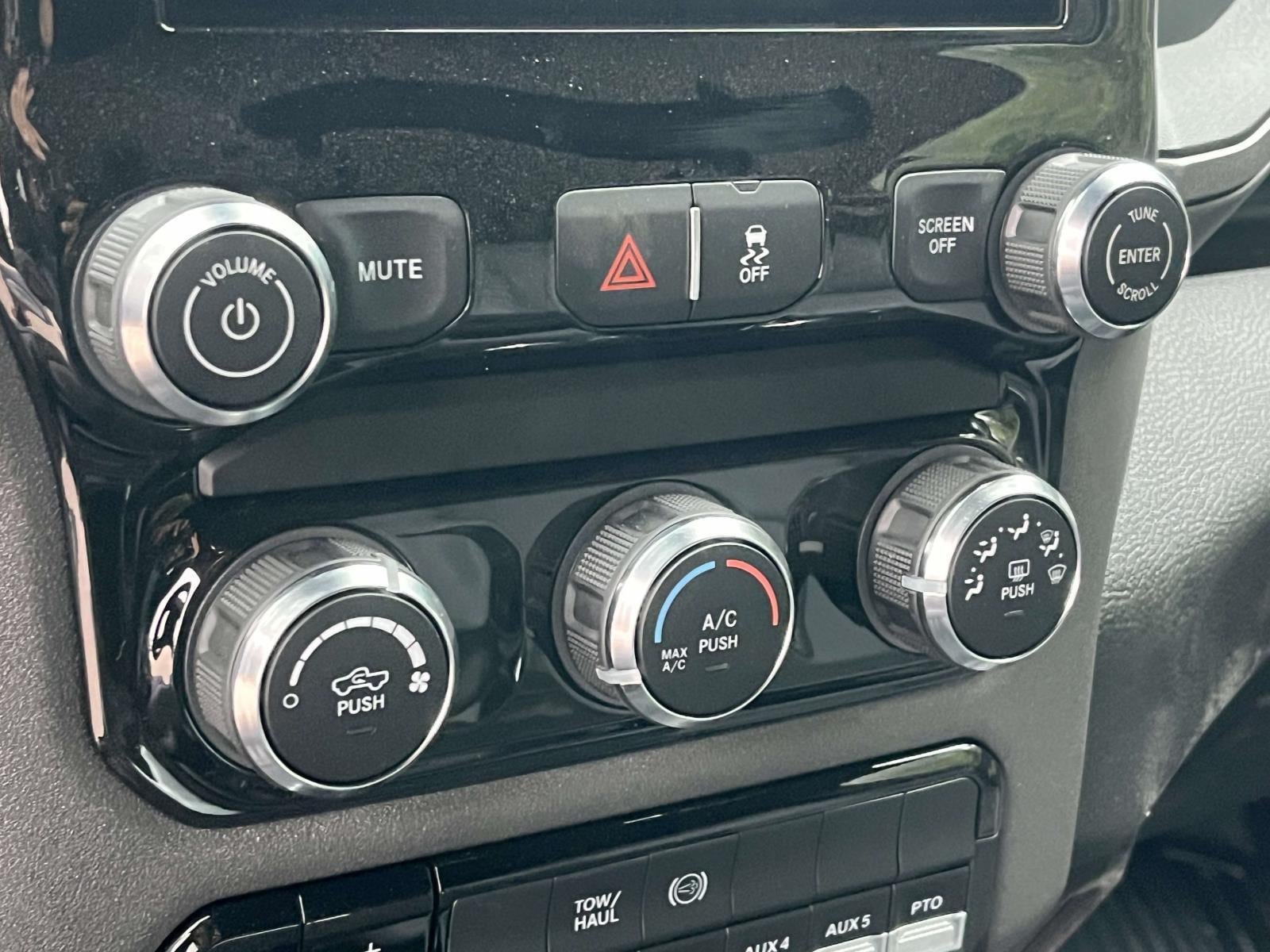 New 2027 RAM 3500 Tradesman AWD/4WD image 12