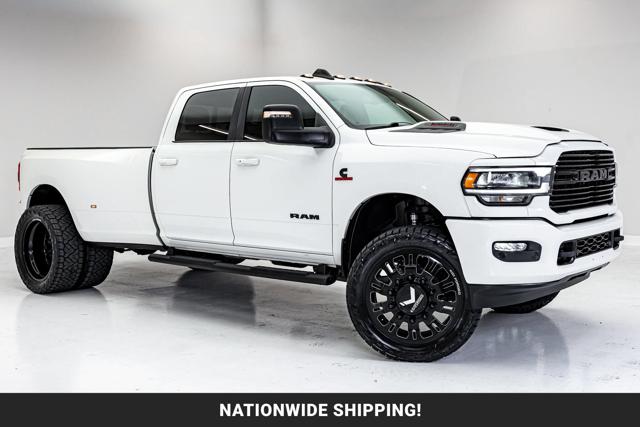Used 2024 RAM 3500 Laramie w/ Night Edition AWD/4WD image 1