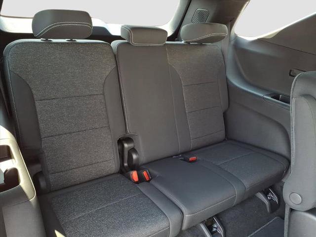 New 2026 Chevrolet Traverse LT w/ LPO, Floor Liner Package image 14