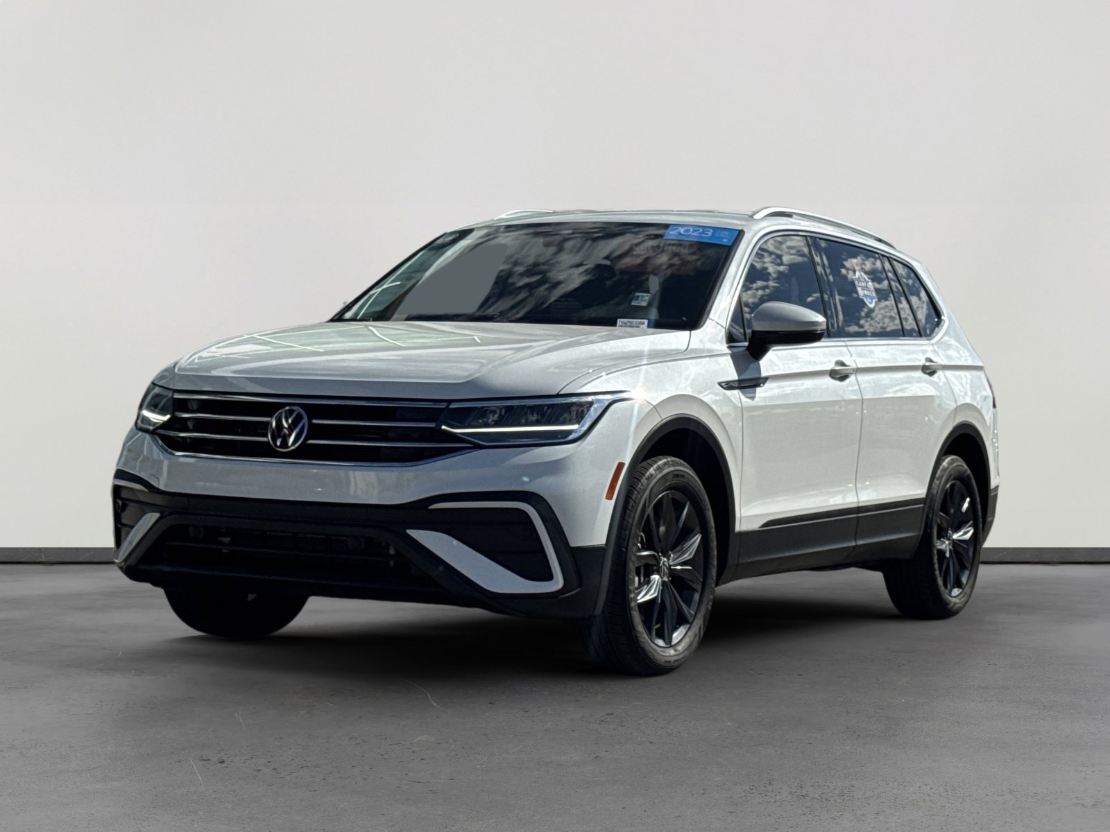Certified 2023 Volkswagen Tiguan SE