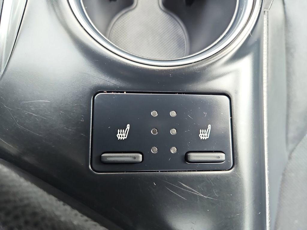 Used 2020 Toyota Camry XLE image 20