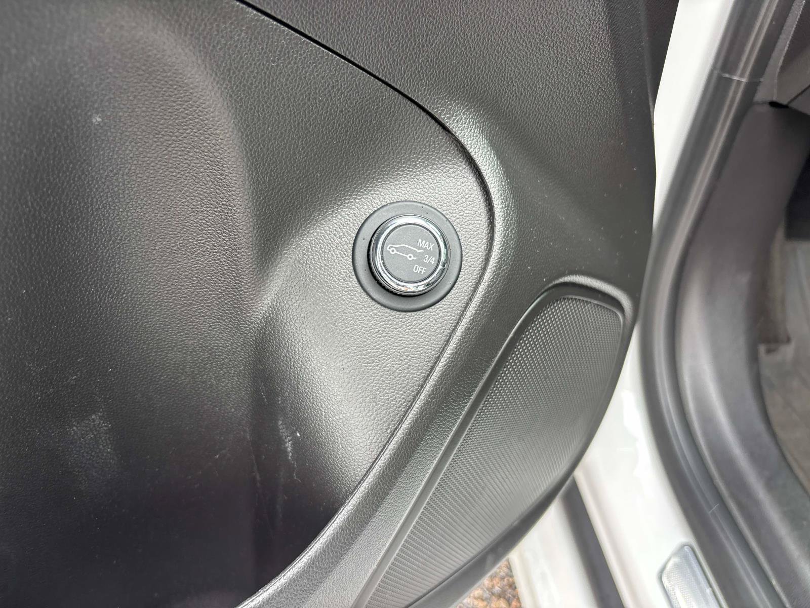 Used 2021 Buick Encore GX Select w/ Experience Buick Package AWD/4WD image 13