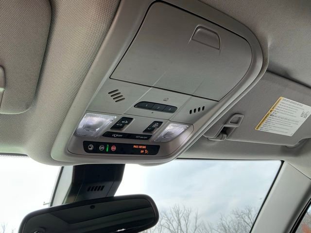 Used 2024 GMC Terrain AT4 image 31