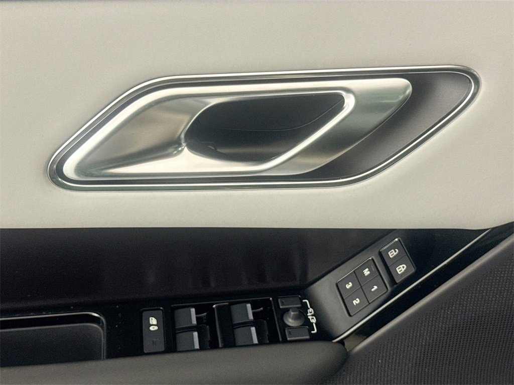 New 2026 Land Rover Range Rover Velar Dynamic SE image 17