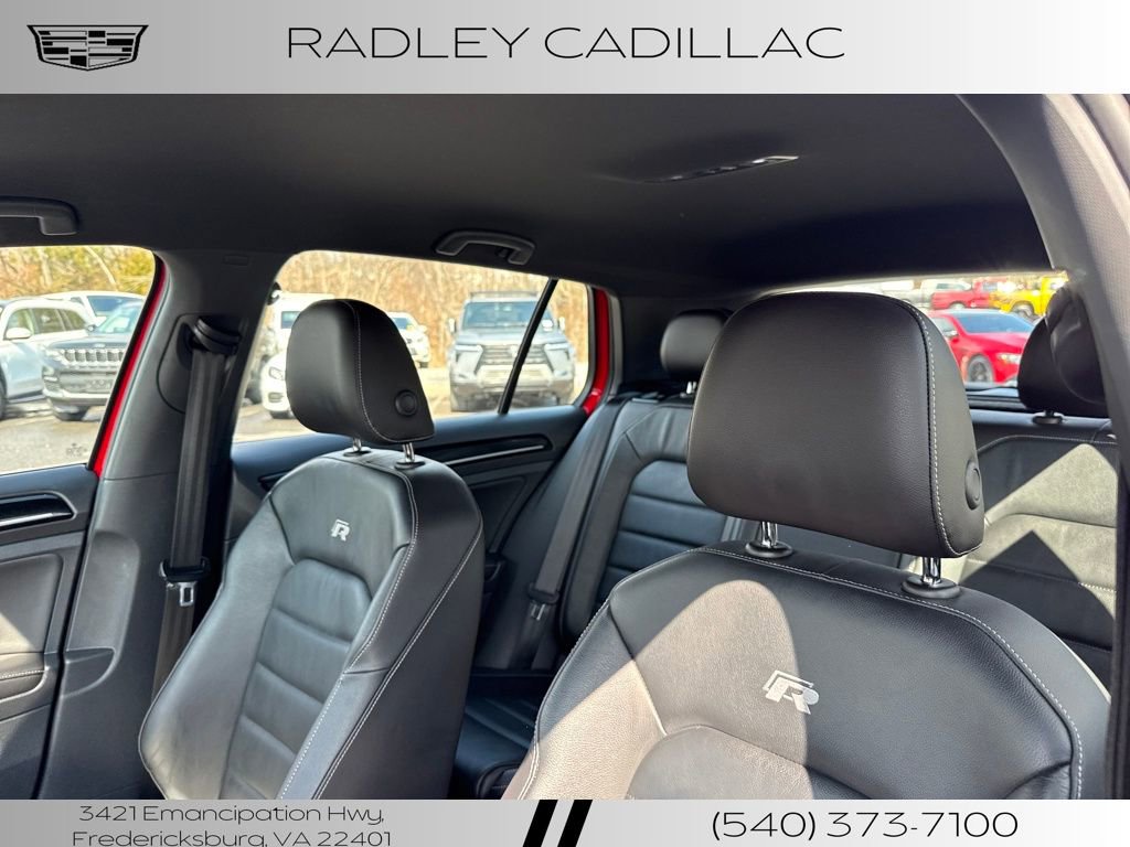 Used 2017 Volkswagen Golf 4-Door image 2