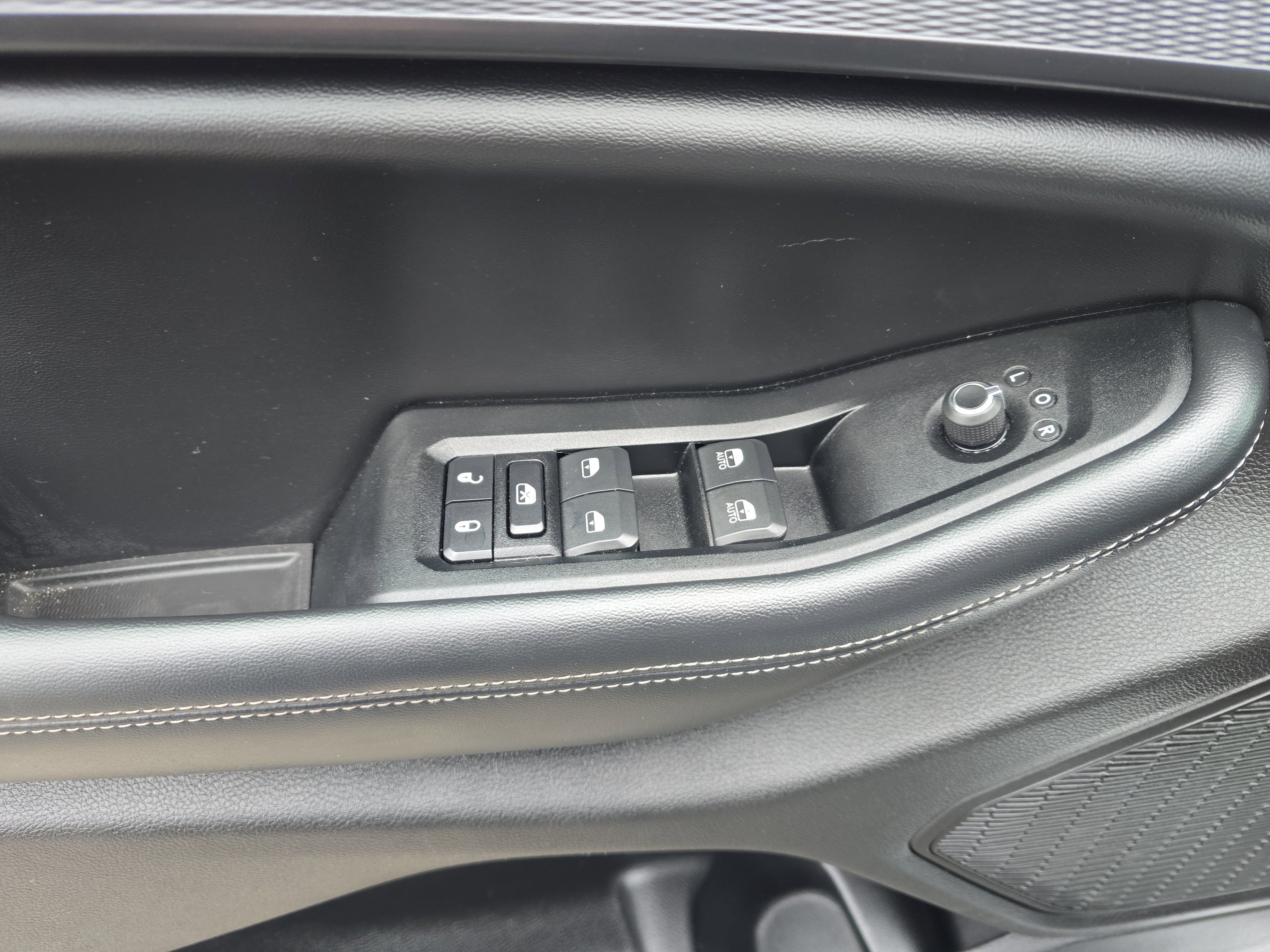 Used 2024 Jeep Grand Cherokee Altitude AWD/4WD image 17